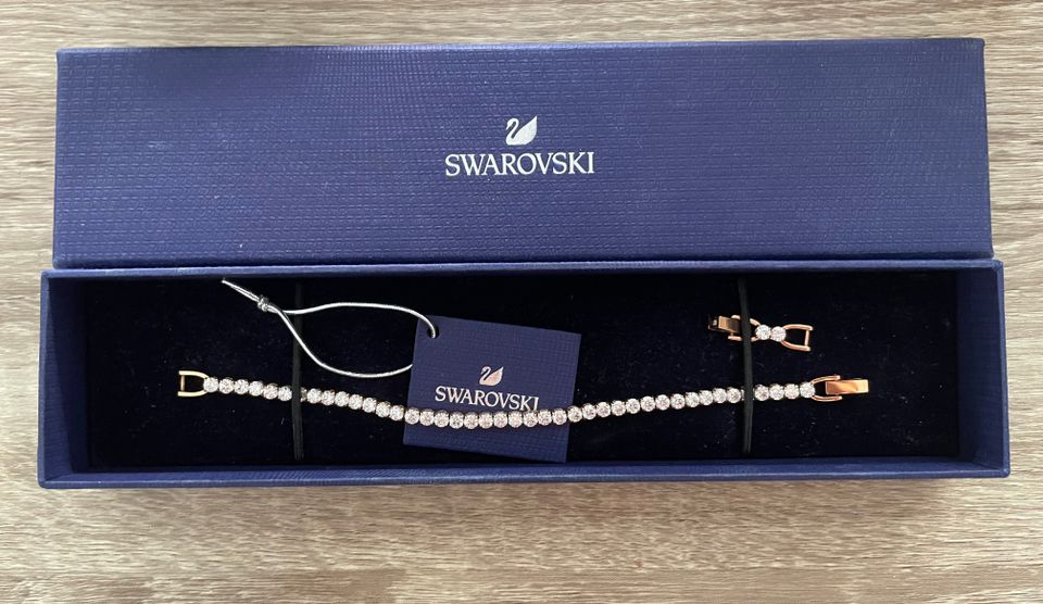 Swarovski ruusukulta tennis bracelet