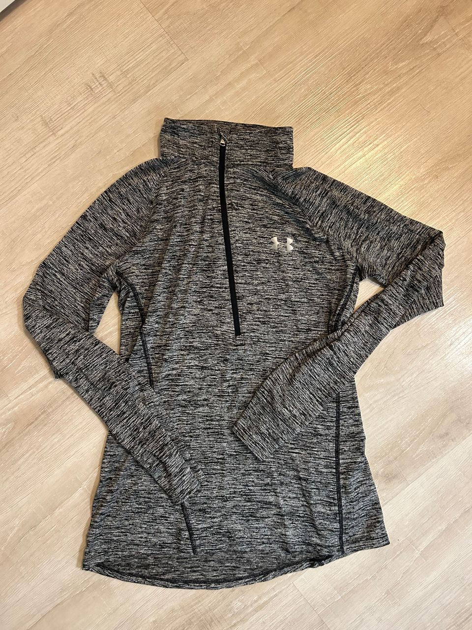 Under Armour paita XS, vastaa S