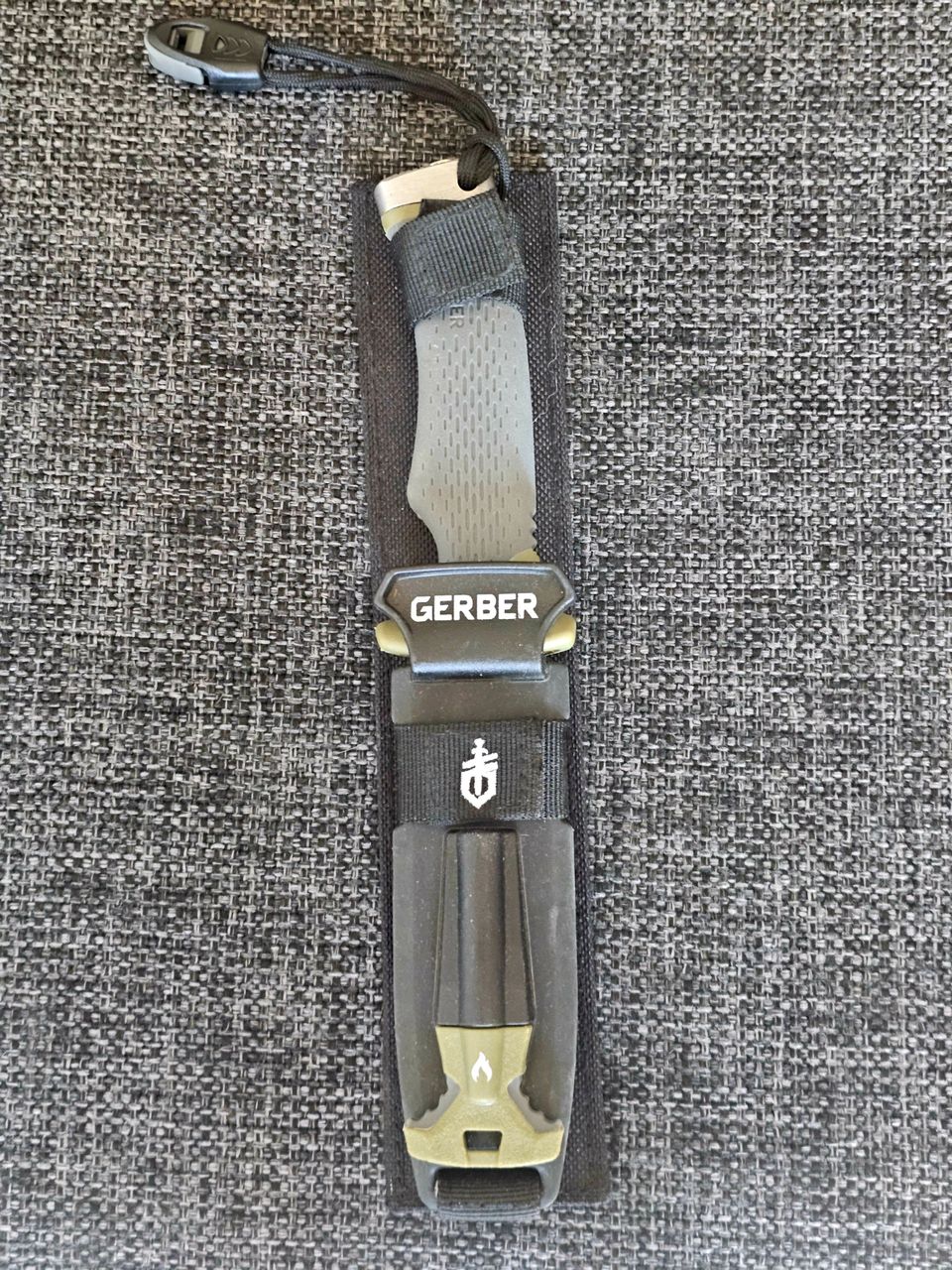 Gerber Ultimate Survival Knife (Käyttämätön)