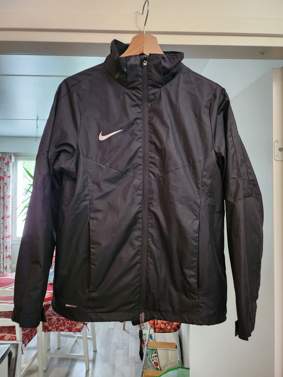 Nike tuulitakki 158-170cm