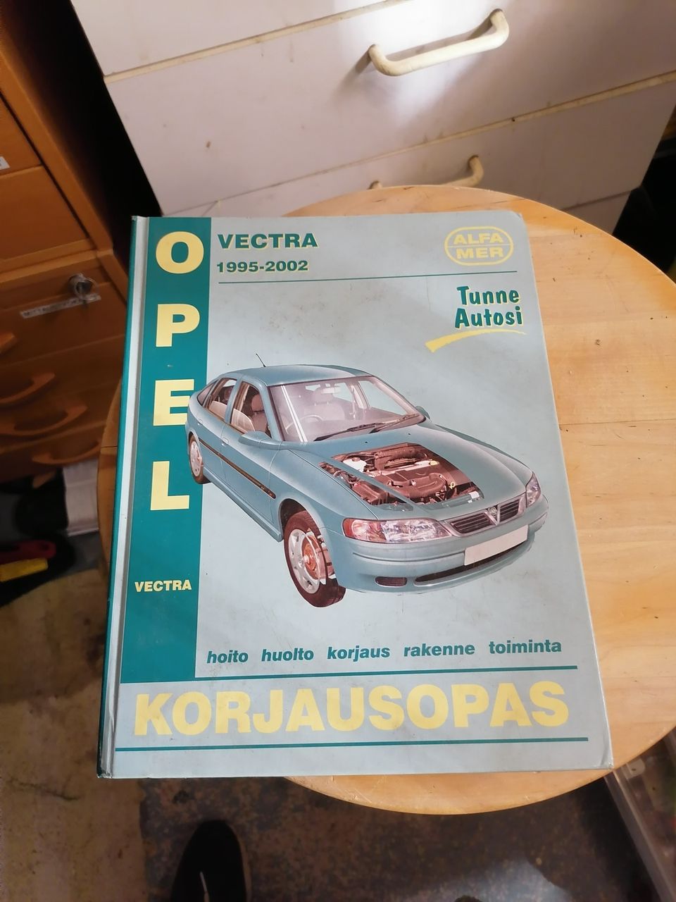 Vectran korjausopas vm. 95-02.