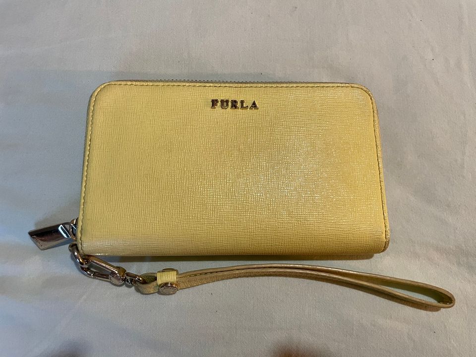 Furla lompakko