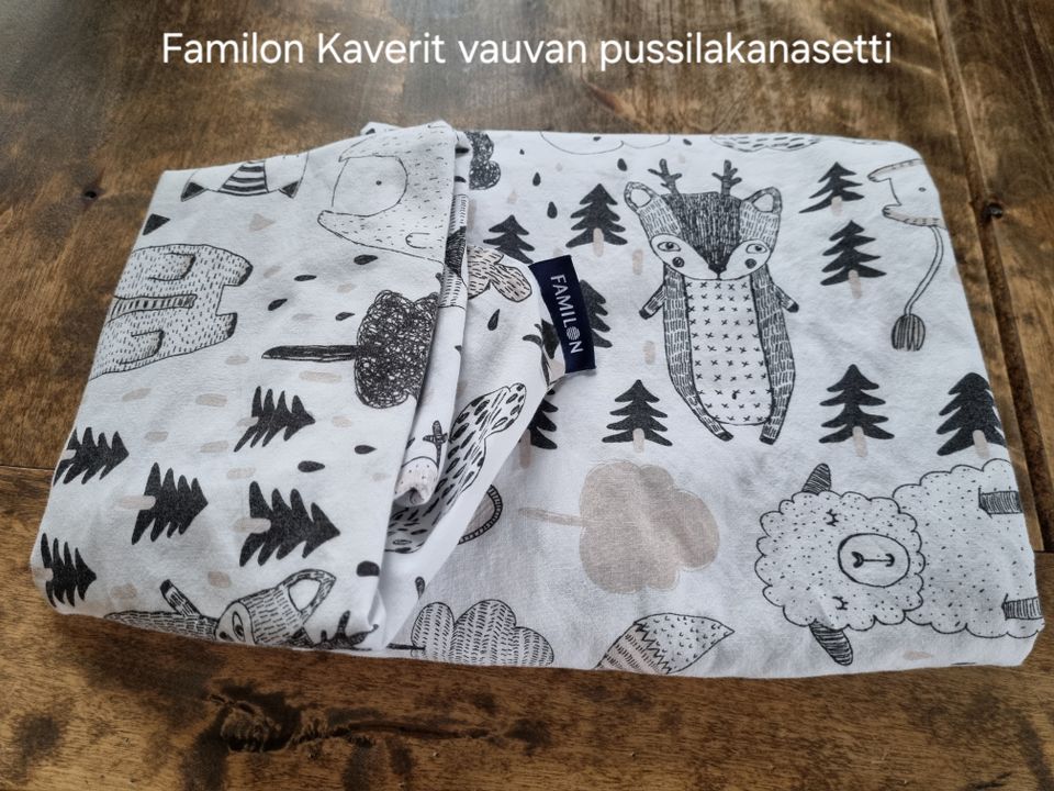 Familon Kaverit vauvan pussilakanasetti