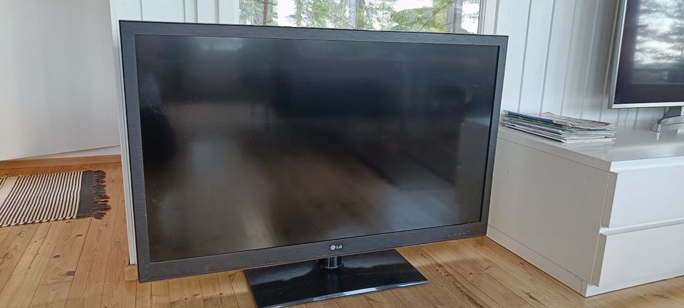 LG taulu tv 47