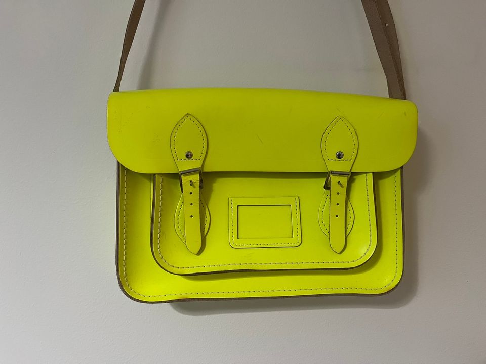 Cambridge satchel -laukku