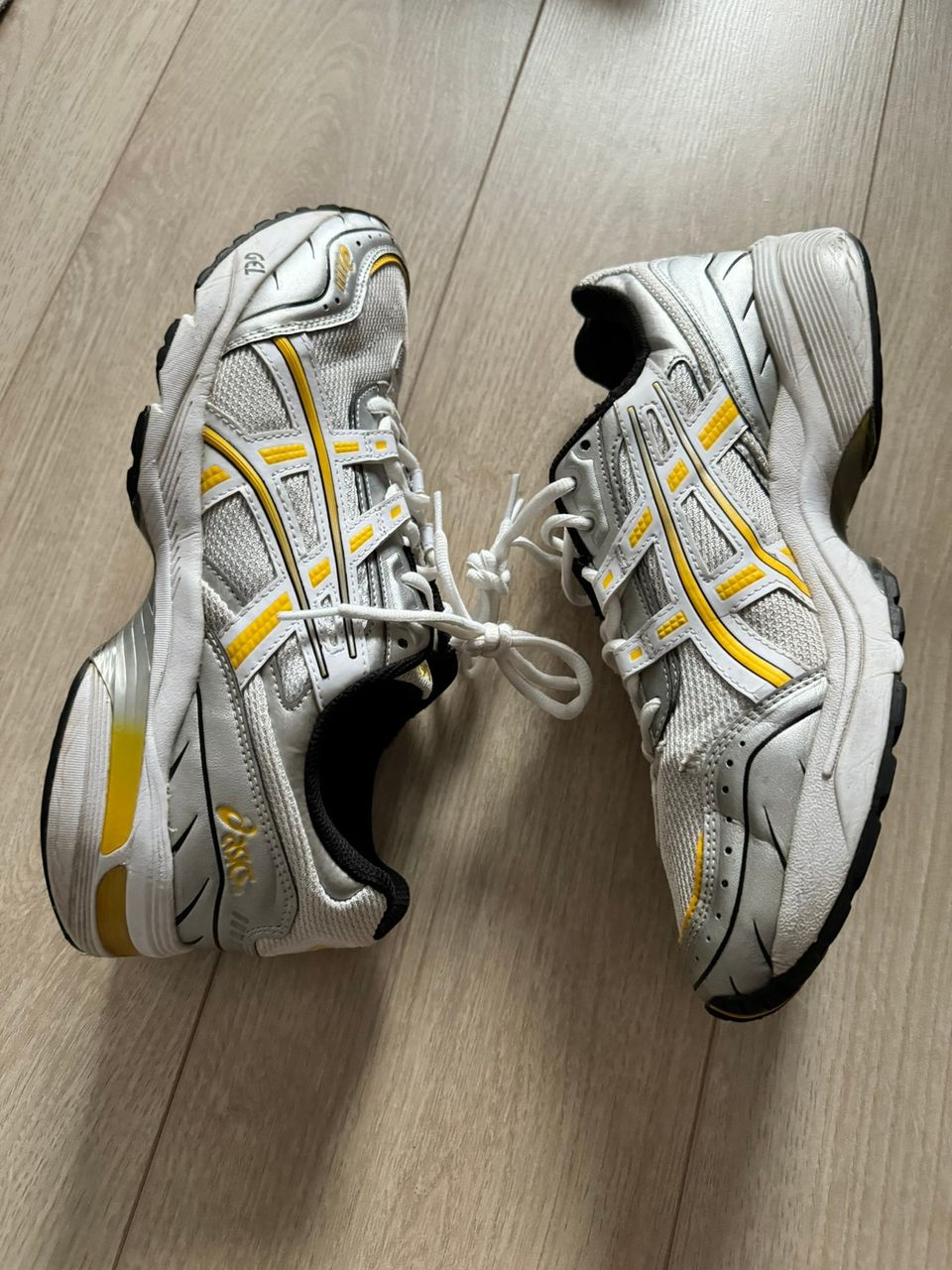 Asics GEL 1090 miesten tennarit