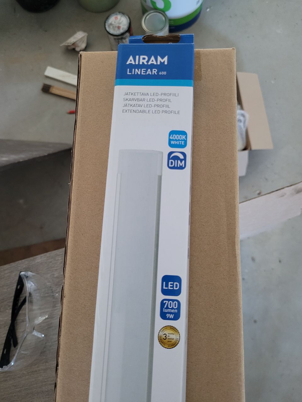 Airam linear 600 led valaisimia