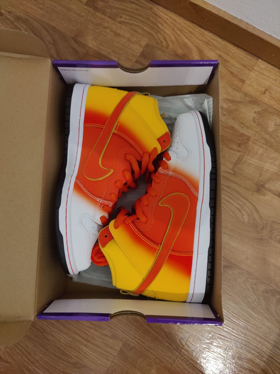 Nike SB Dunk High "Candy Corn"