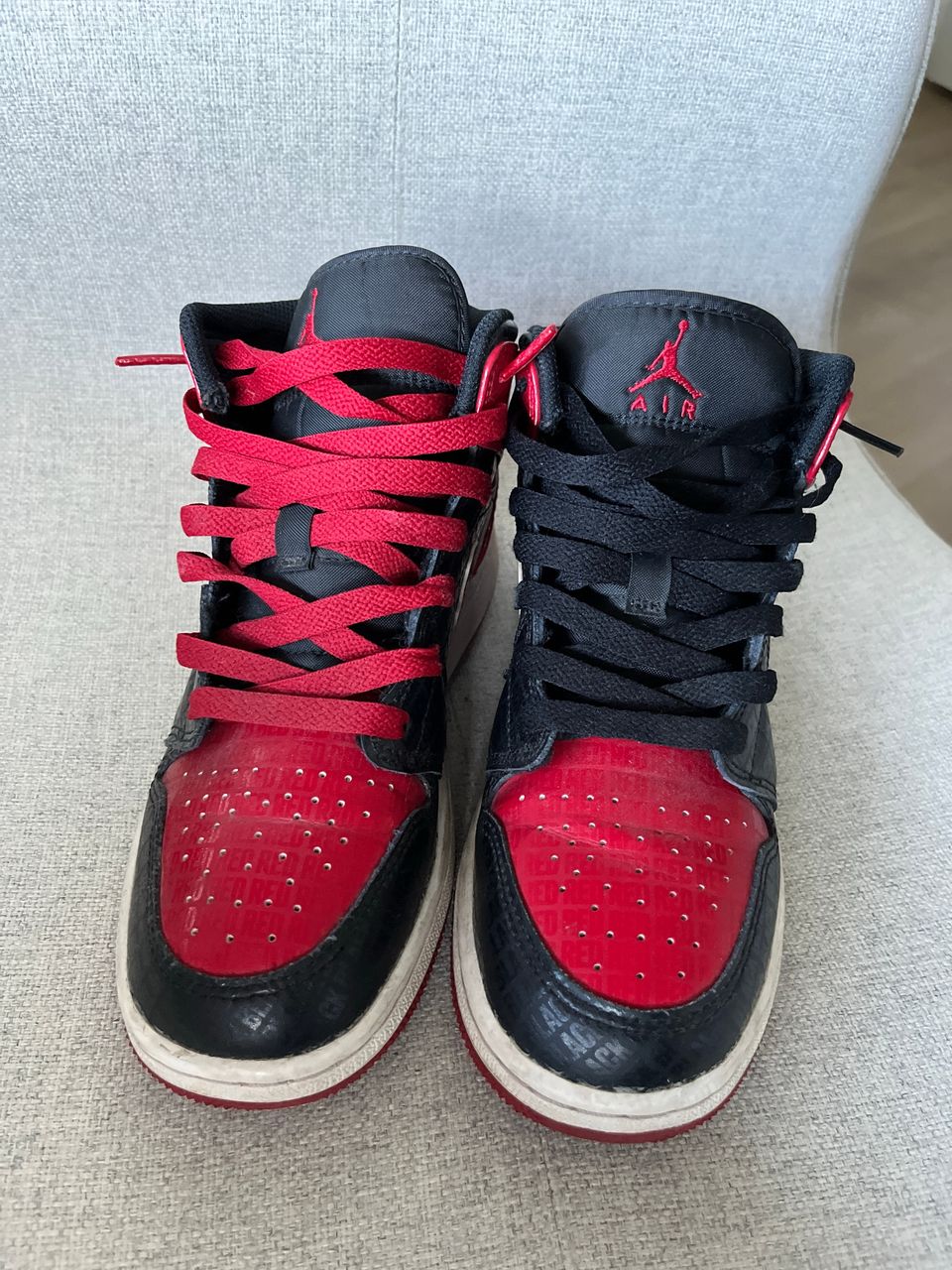 Nike Air Jordan 1 Mid Bred Text 37.5