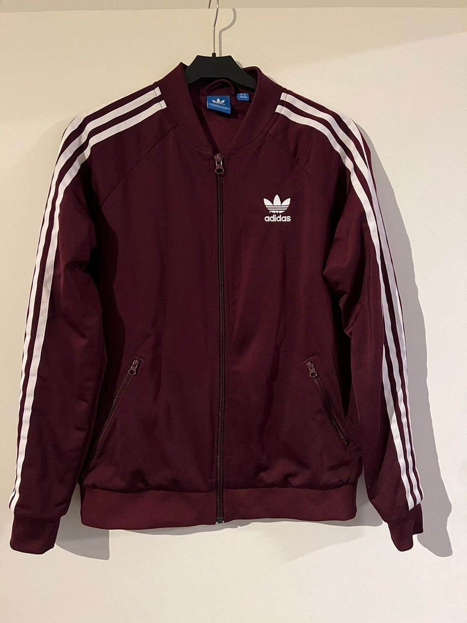 Adidas verryttelytakki