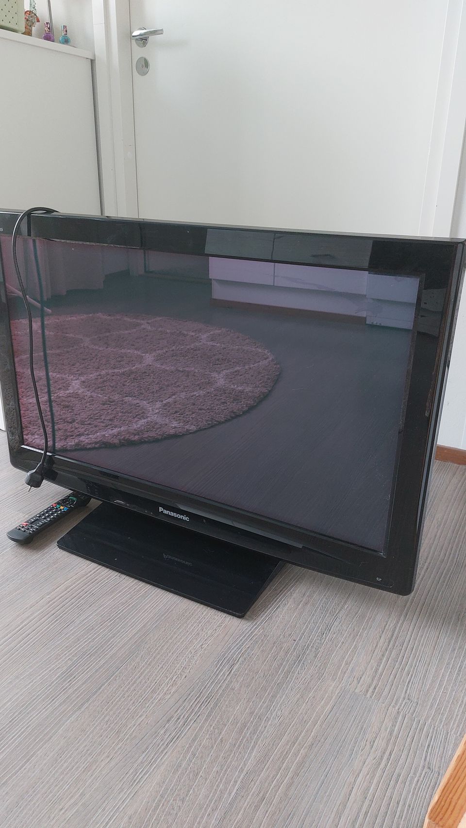 32" TV