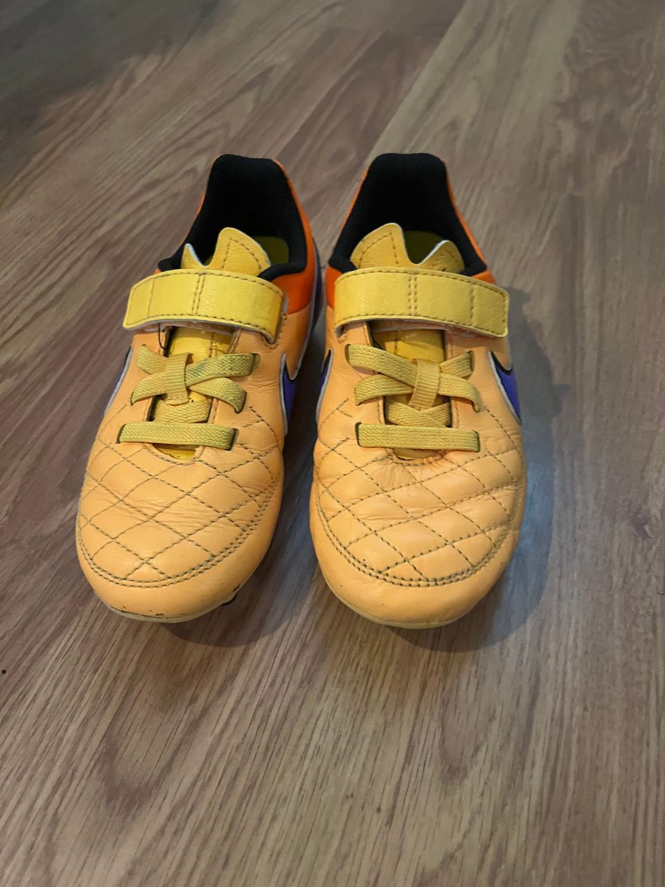 Nike Tiempo nappikset koko 28