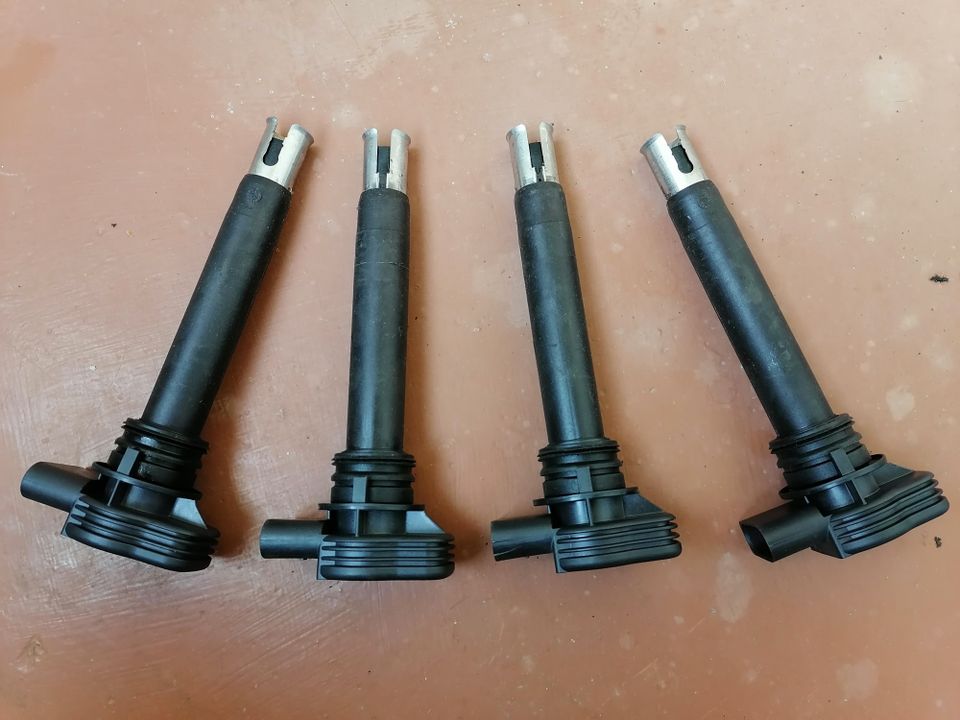 4 x Sytytyspuola VAG Audi A4 B7