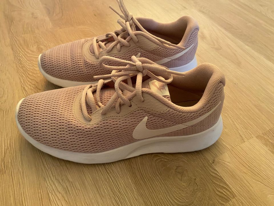 Nike lenkkarit 38,5