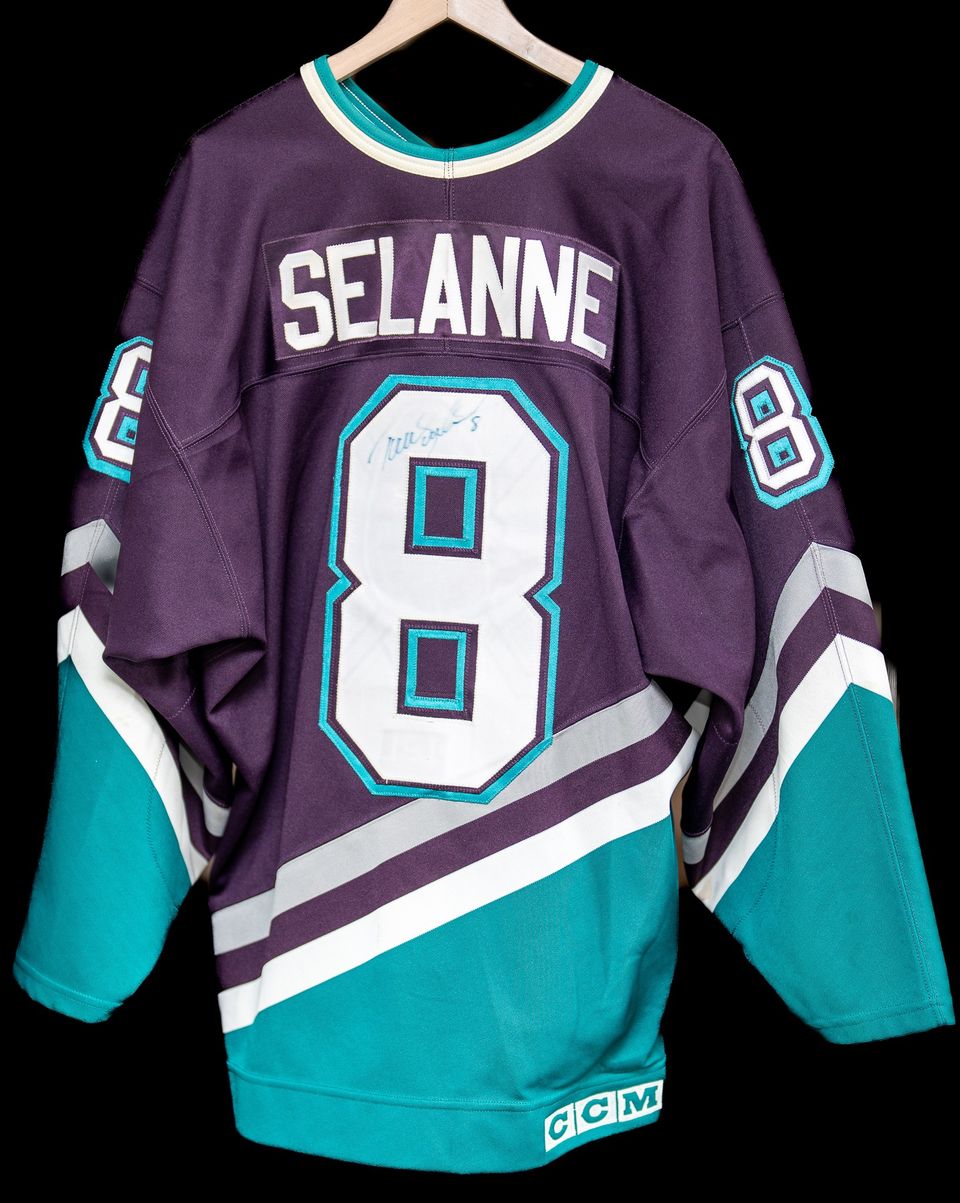 Teemu Selänne Anaheim Mighty Ducks NHL -pelipaita nimikirjoituksella