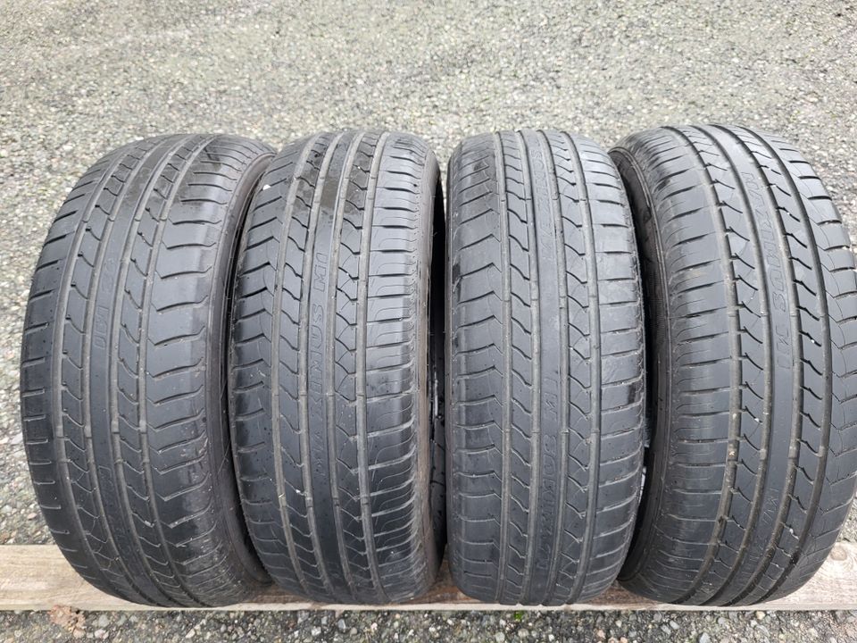 Hyväkuntoiset 215/60R17C 8pr Maxtrek Maximus pakettiauton kesärenkaat 4kpl 6mm.