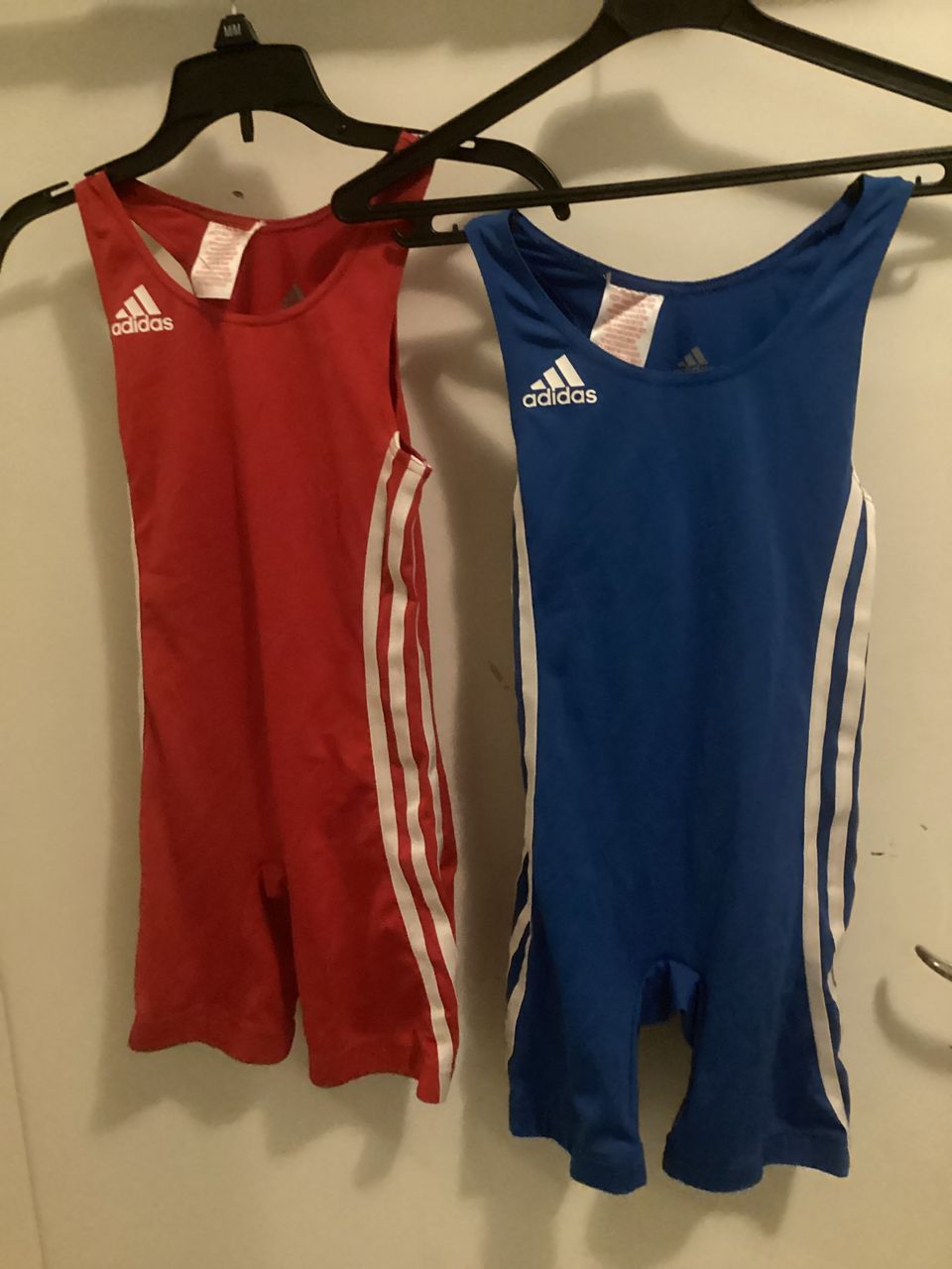 Adidas paini-trikoot 128 punainen ja Sininen