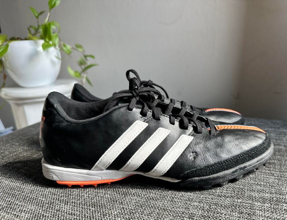 Adidas Nova Nappulakengät 39