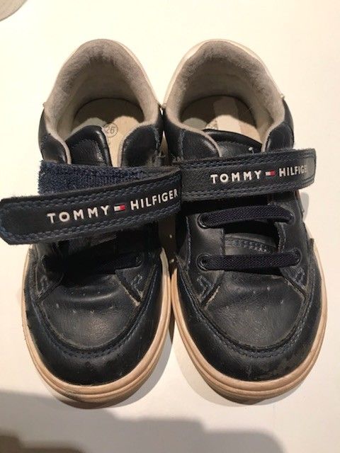 Pojan Tommy Hilfiger kengät