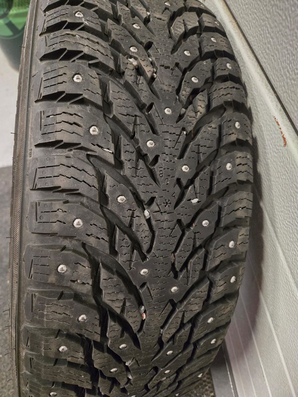 Hakkapeliitta 9 SUV 235/65R 17