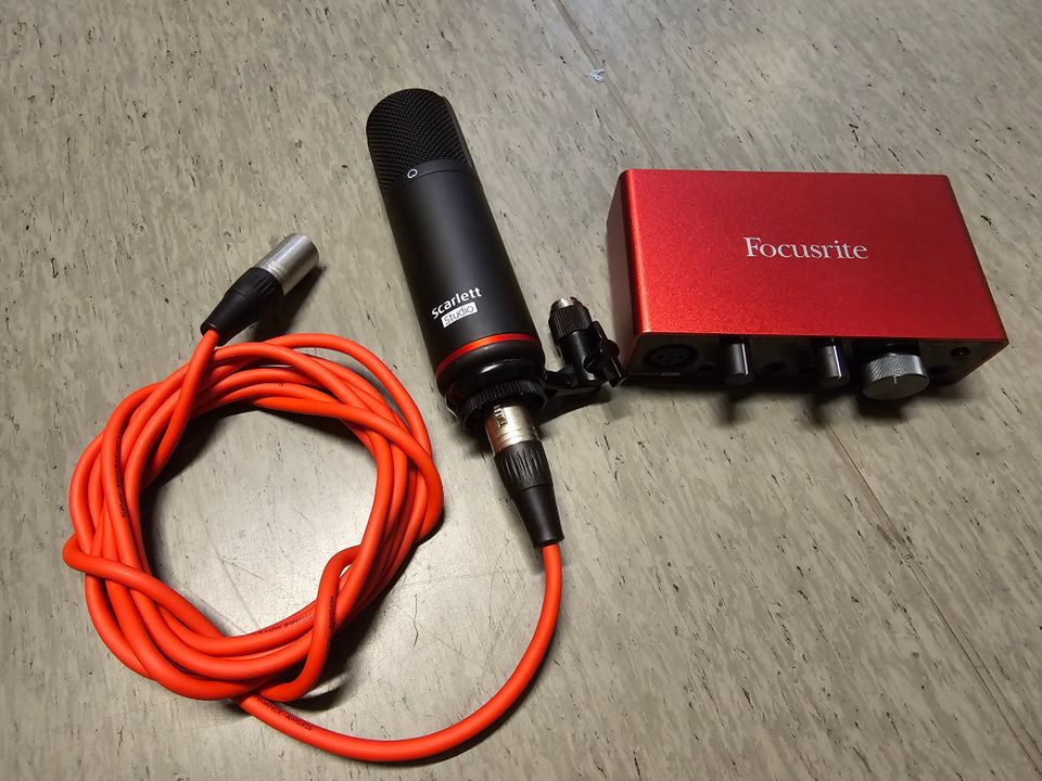 Focusrite sound card and Scarlett microphone