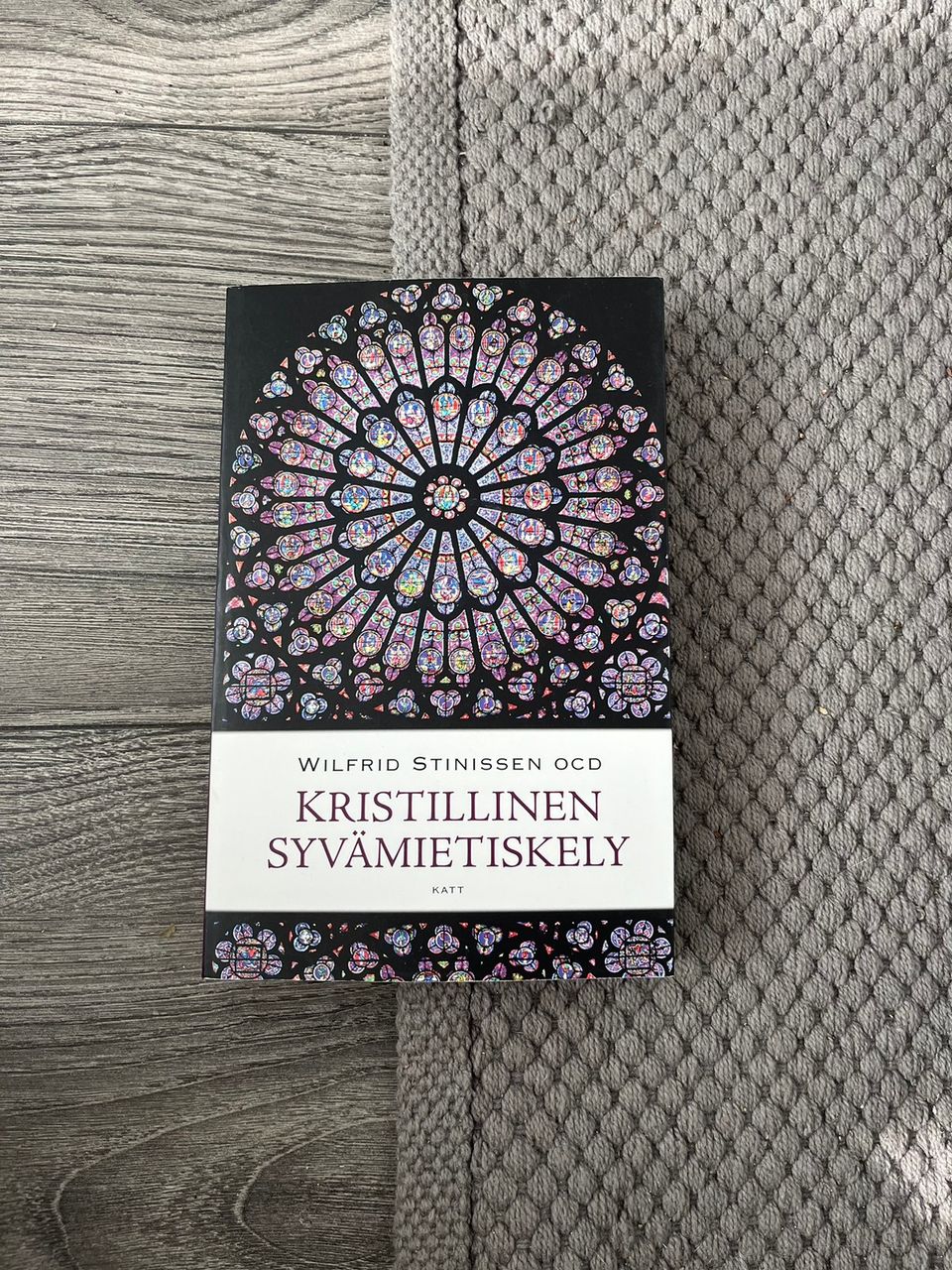 Kirja - Krisillinen syvämietiskely