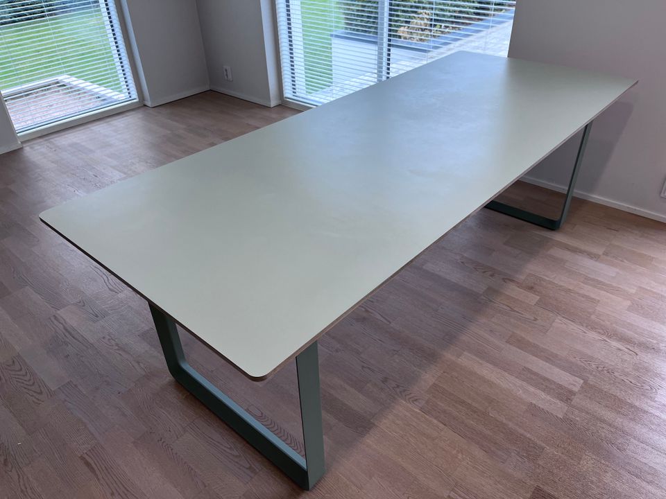 Muuto 70/70 -design-ruokapöytä