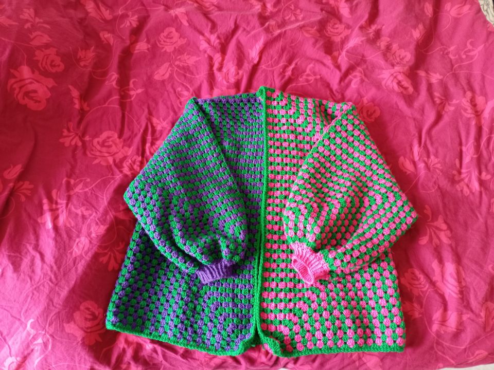 Virkattu granny square neuletakki