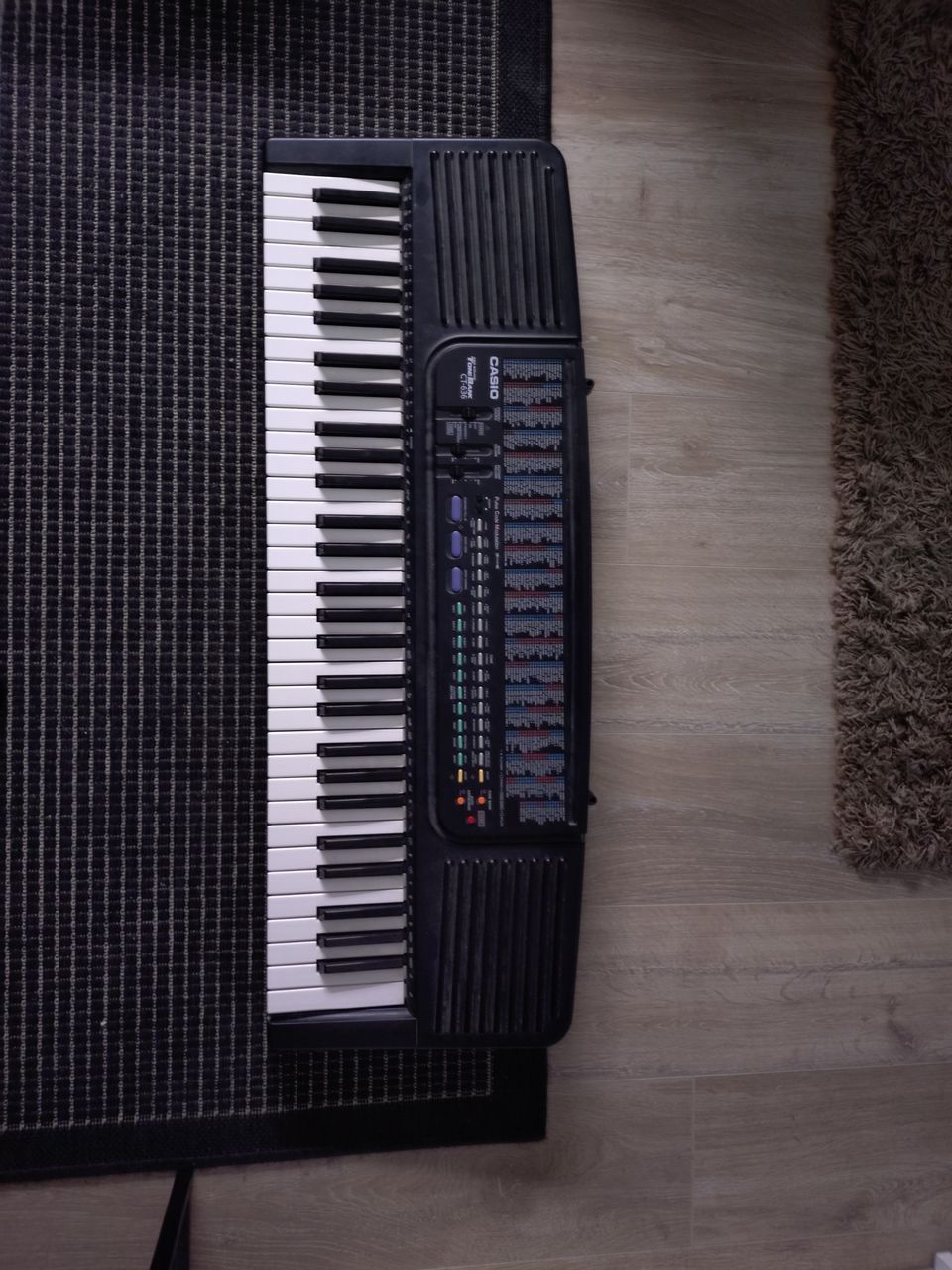 Casio CT-636 kosketinsoittimet