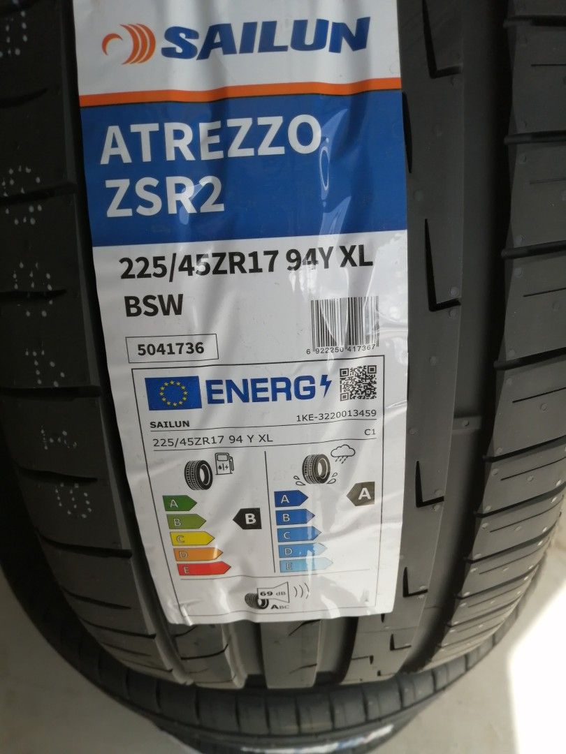 Uudet 225/45R17 Sailun kesärenkaat sis työt