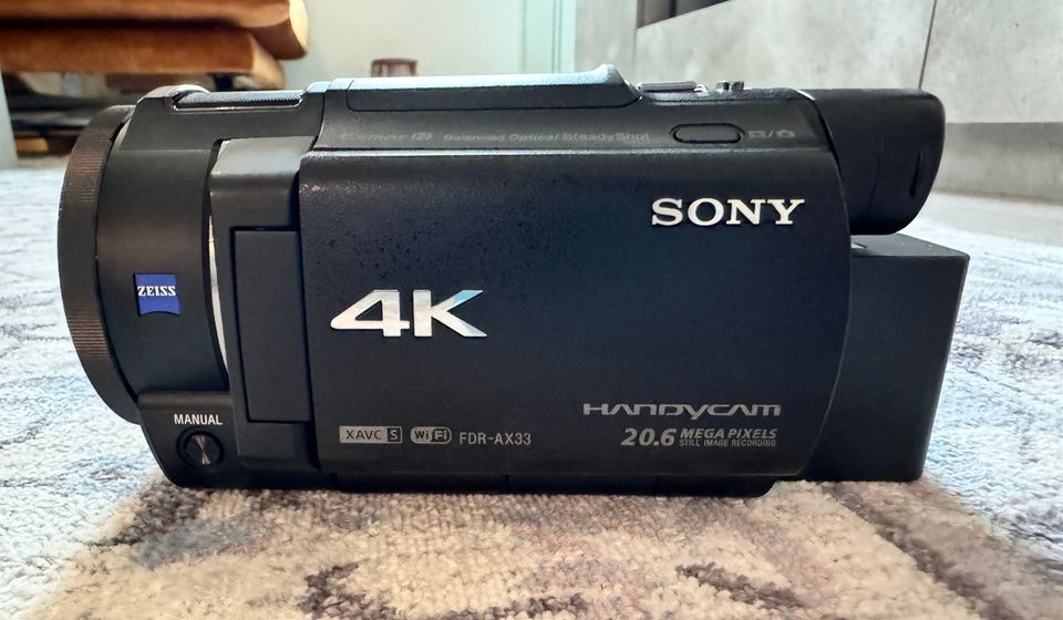 Sony 4K Video Recorder ( FDR-AX30) /Lowerpro kameralaukku/SD- kortti / laturi