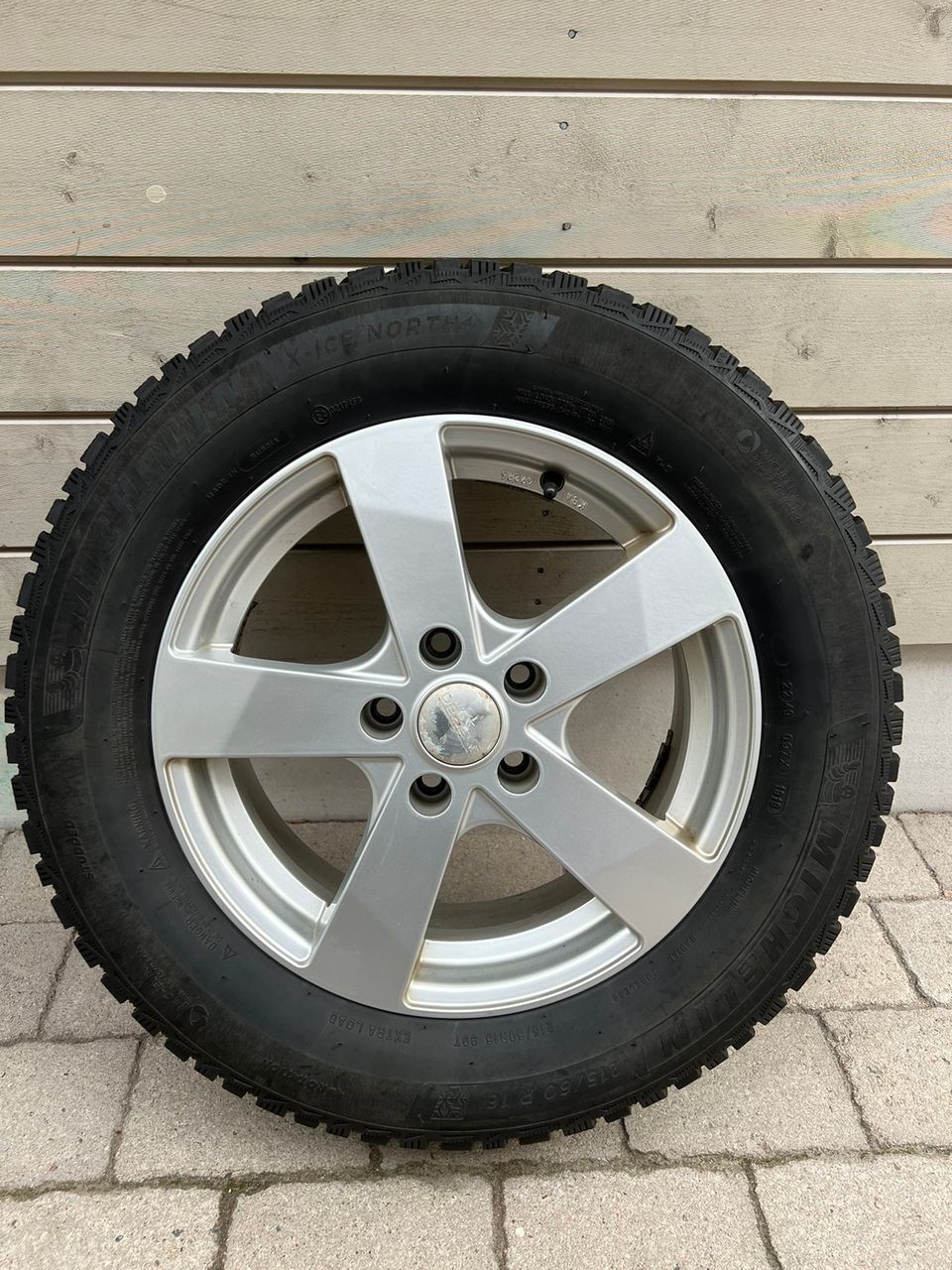 MICHELIN NASTARENKAAT JA VANTEET 215/60/16