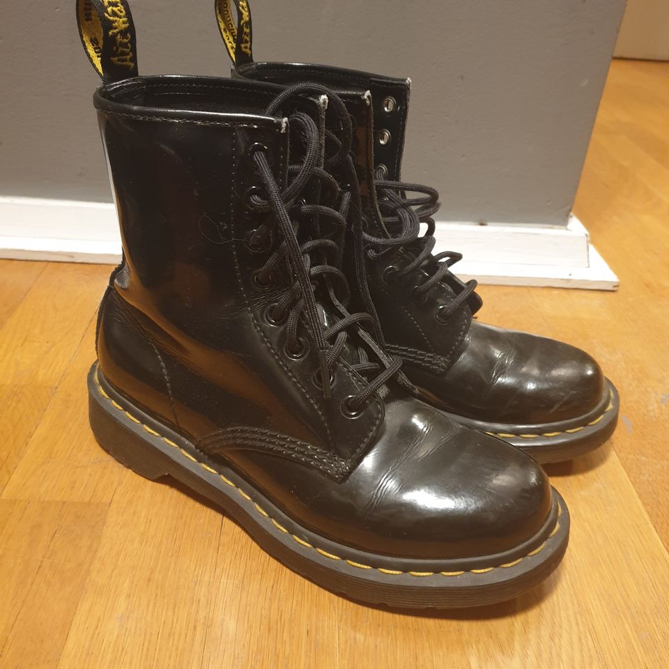 Dr. Martens 1460 kiiltonahkaiset