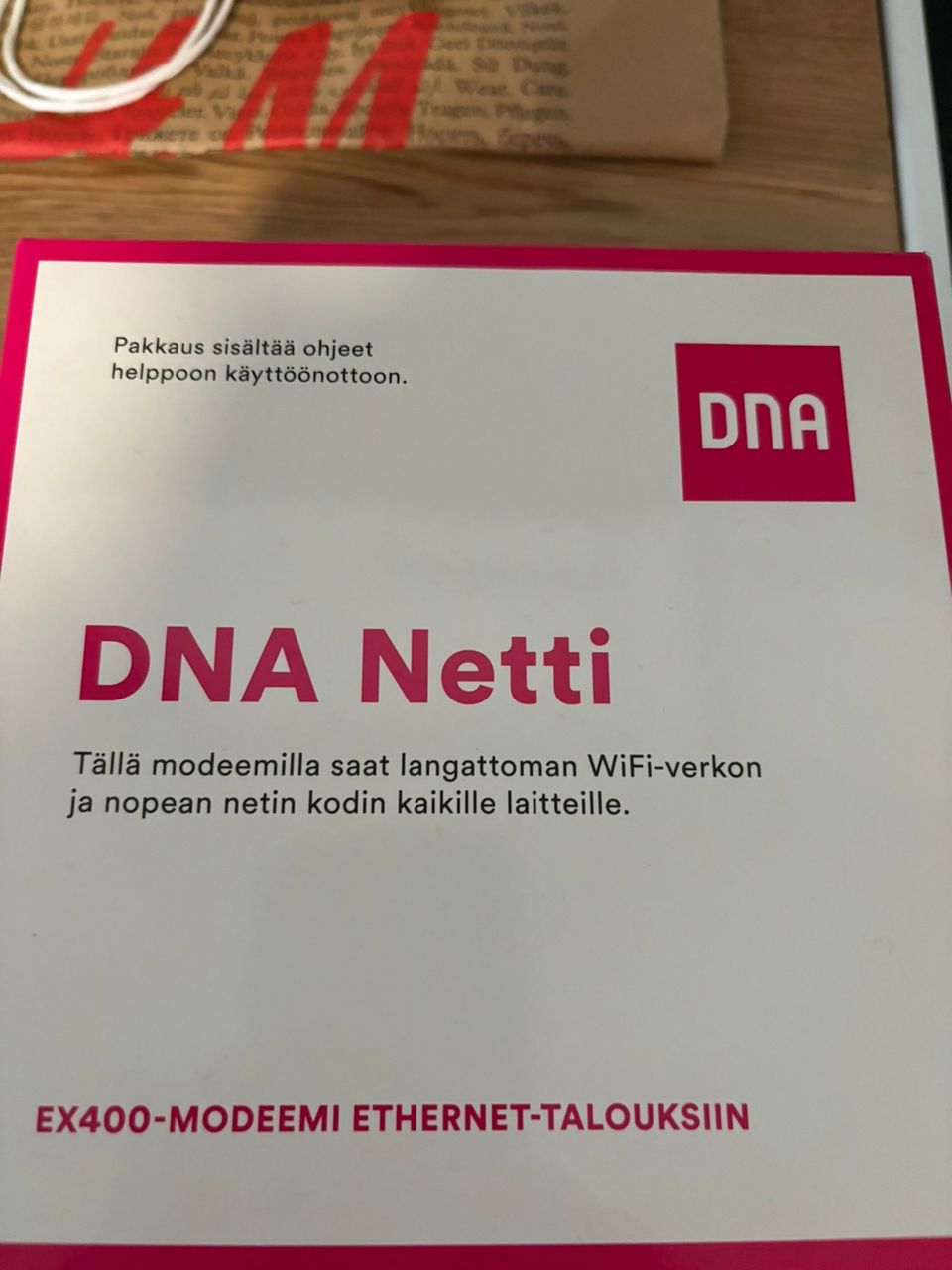 Dna EX-400 valokuitumodeemi