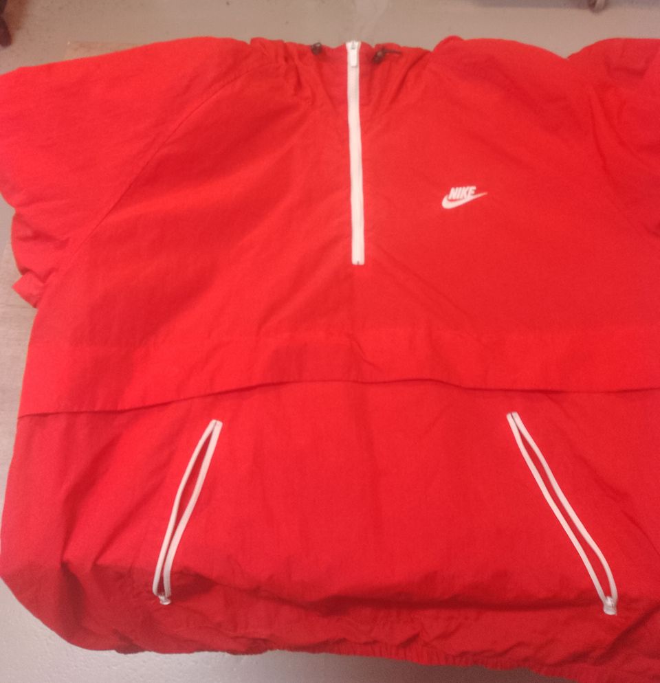 Nike anorakki