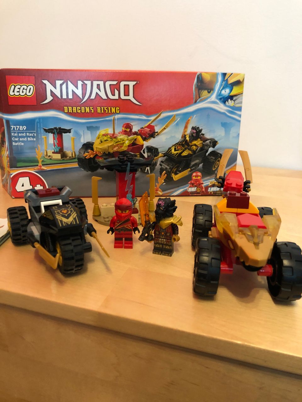 Lego ninjago settejä/lehtiä halvalla