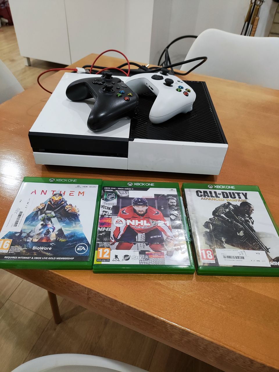 Xbox one + 3 peliä