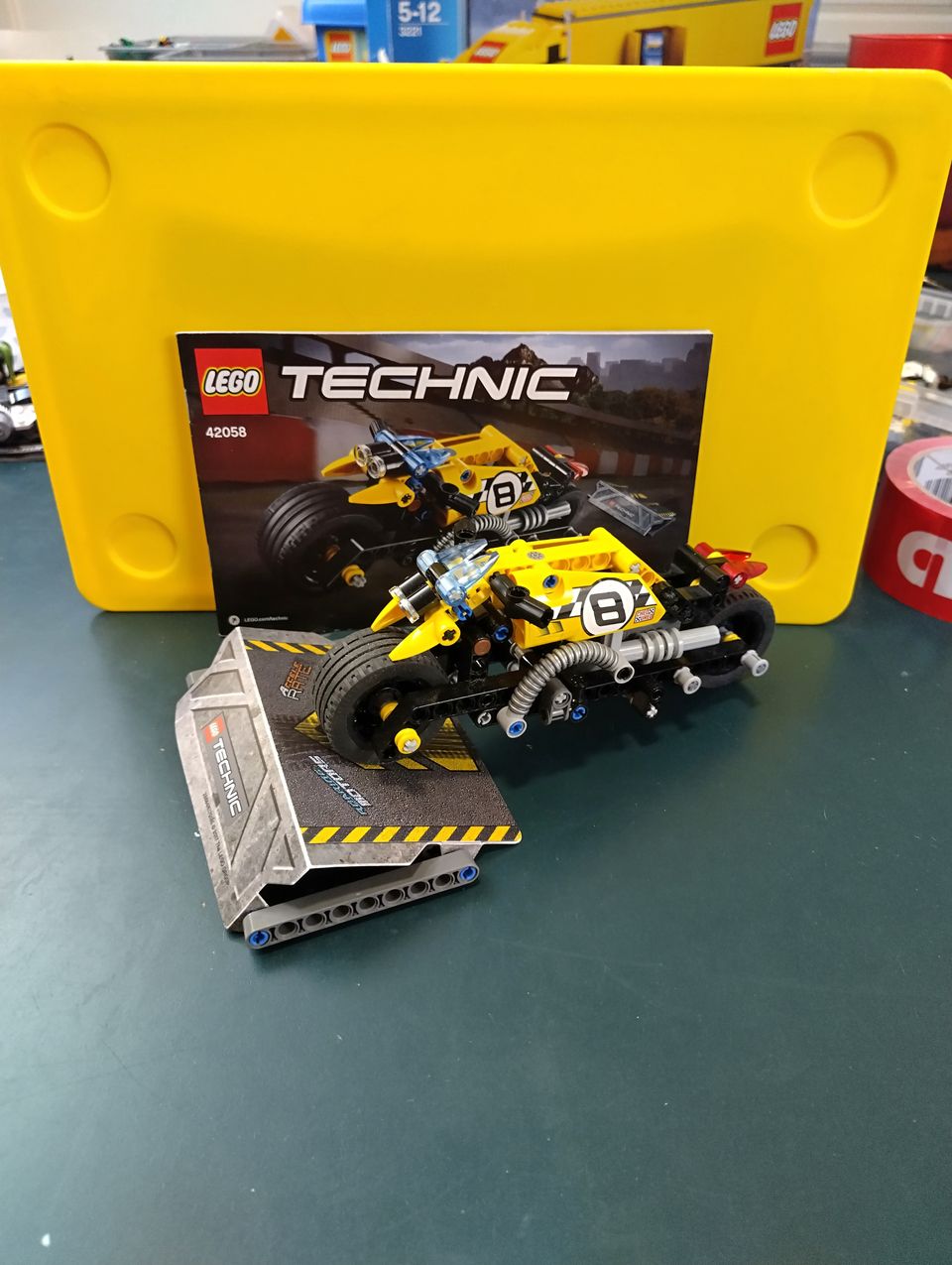 Lego 42058, Technic - Stunttimoottoripyörä