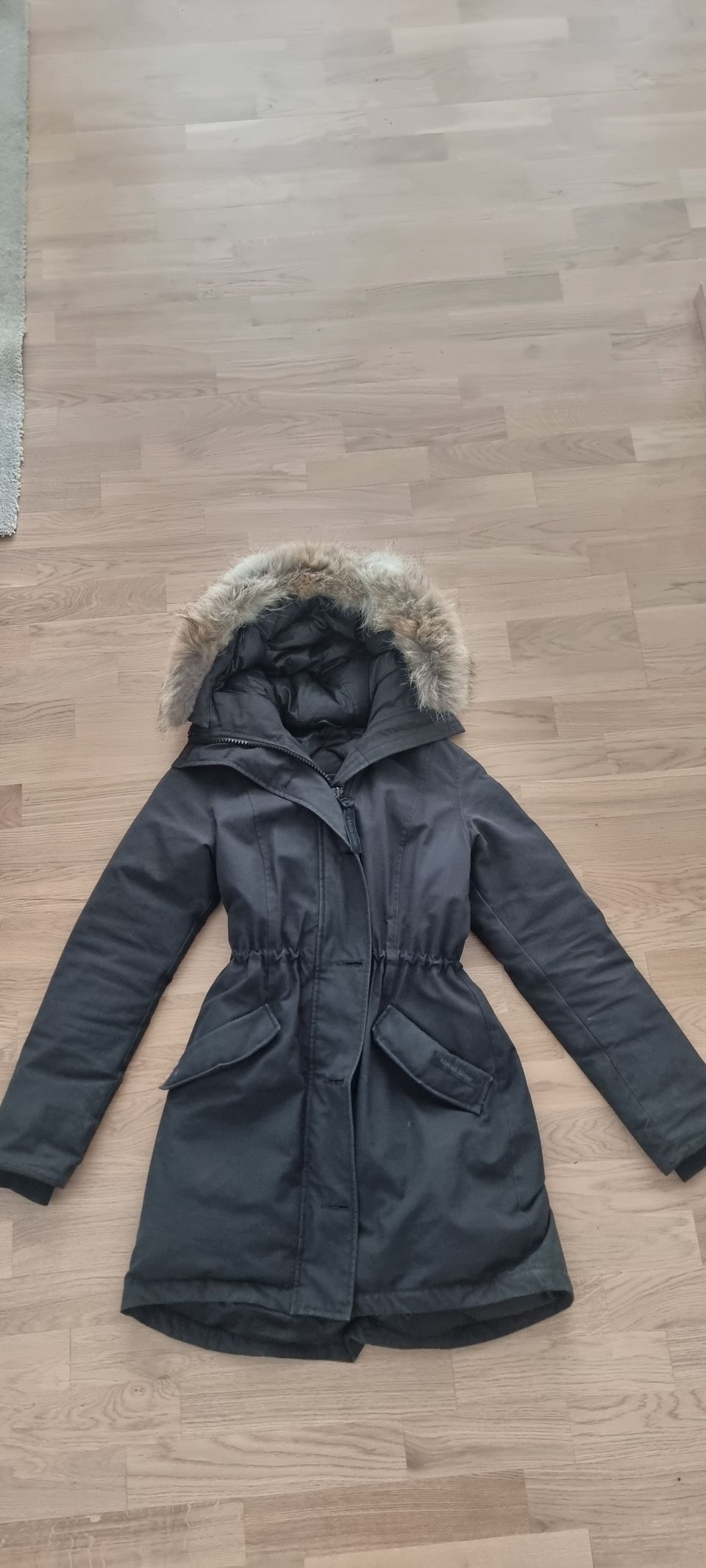 Canada Goose naisten takki S