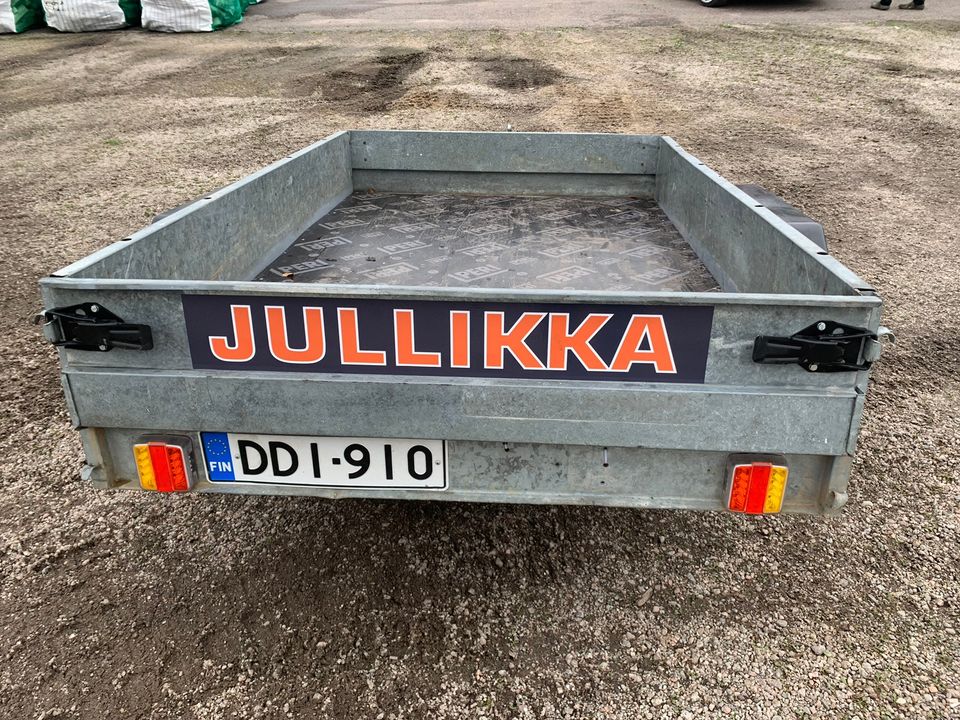 Juuri täydellisesti huollettu jullikka