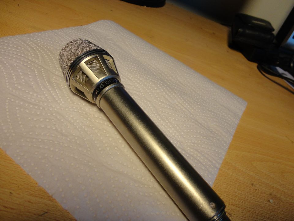 AKG D 190 CS mikrofoni