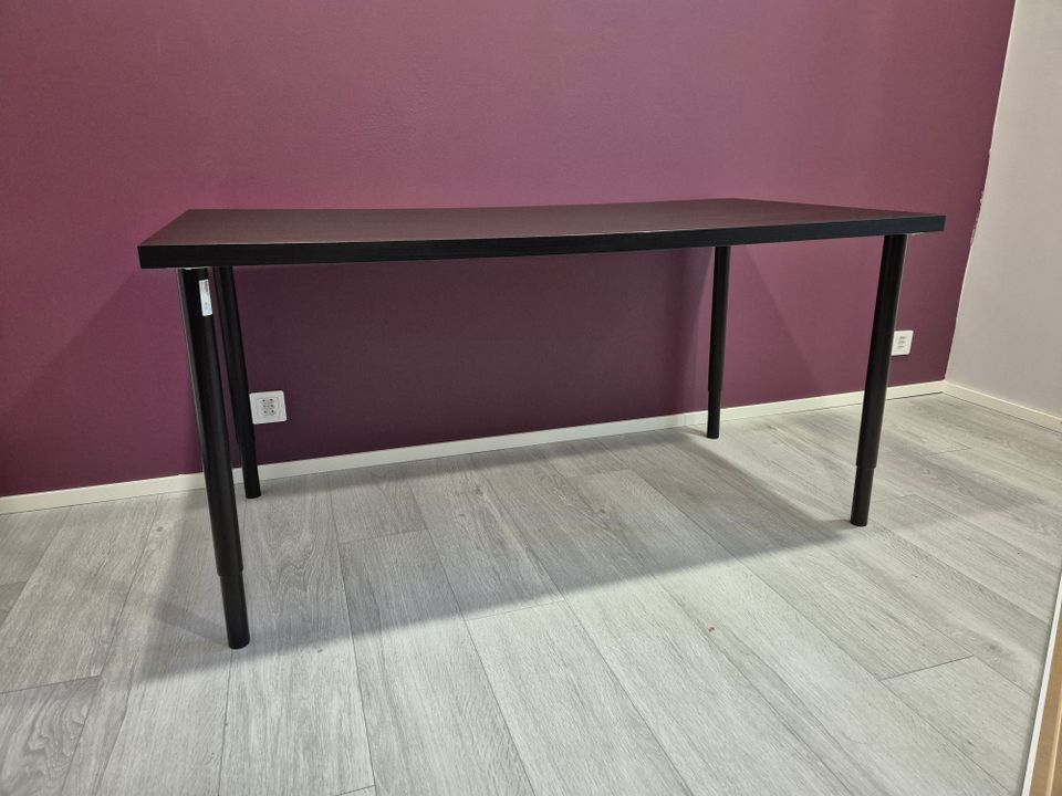 Ikea Linnmon musta 150x75 pöytälevy + Olov säädettävät jalat