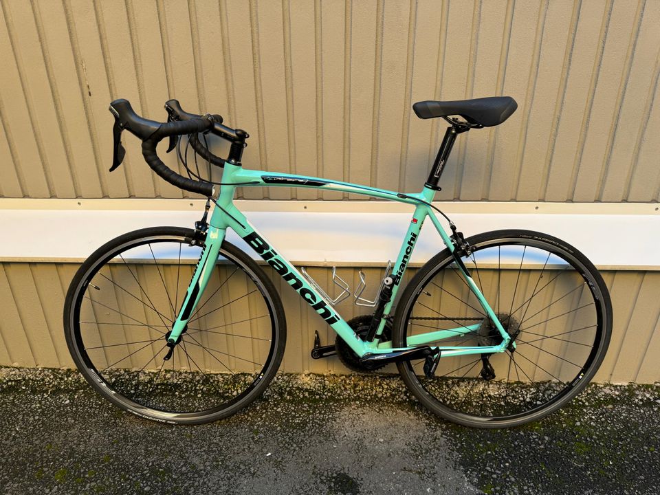 Bianchi miesten maantiepyörä