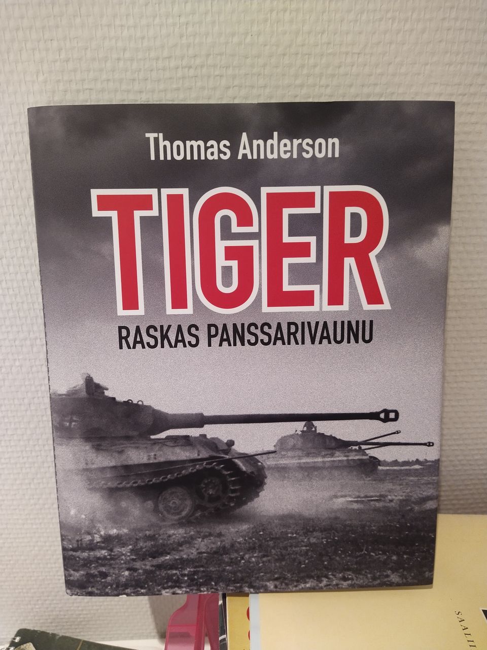 Tiger, raskas panssarivaunu kirja