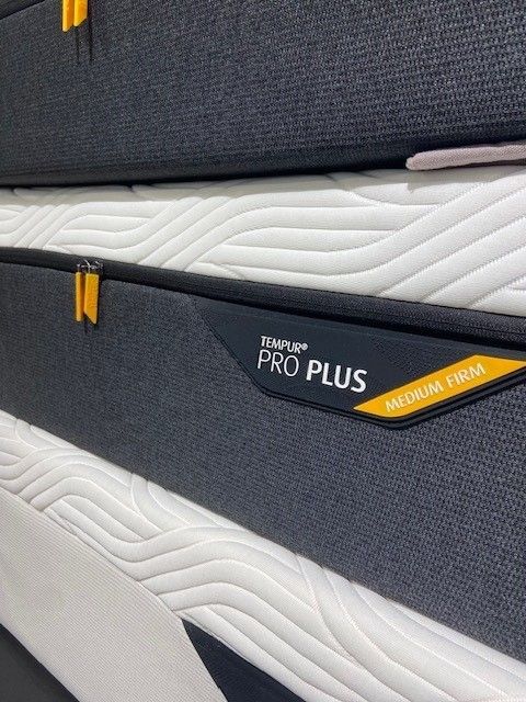 TEMPUR Pro Plus Medium Firm -50 % ETUSI 1232