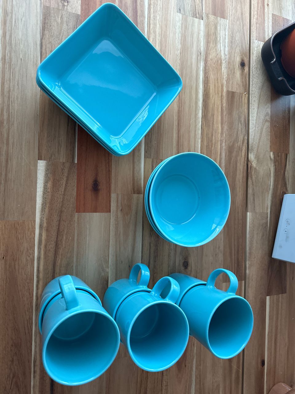 Iittala mukit, kulhot ja neliölautaset