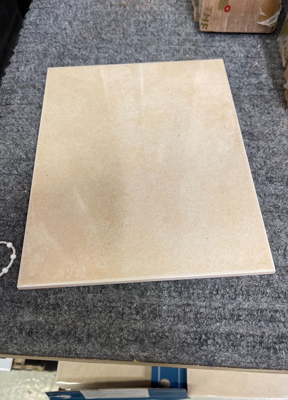 28m2 Beige seinälaatta 20x25