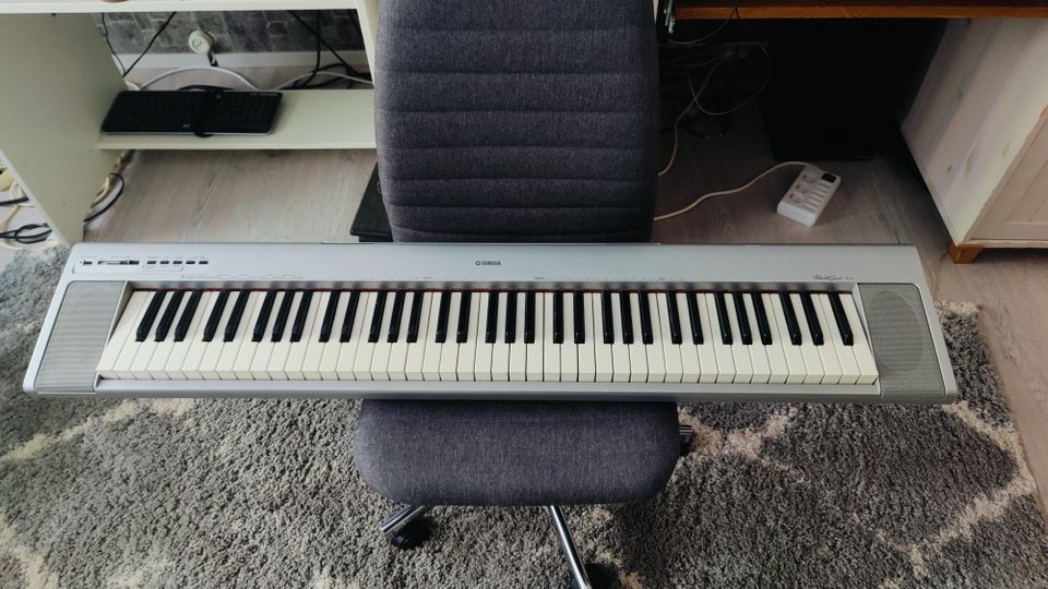 Yamaha NP-30 piano