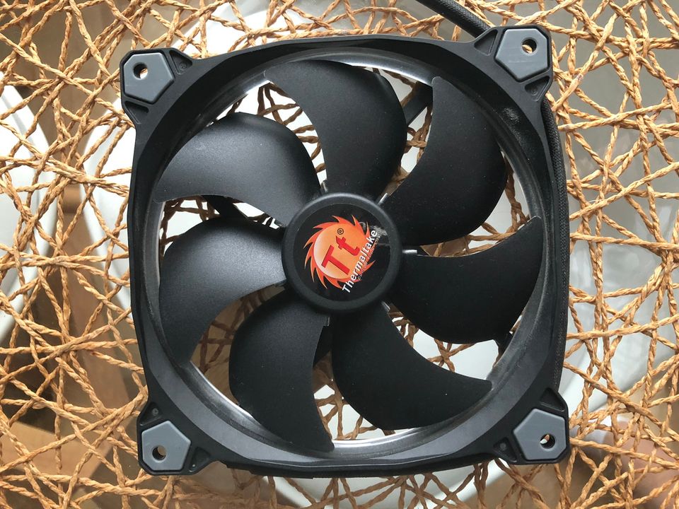 Thermaltake RGB-Led 140mm tuuletin 3kpl.-