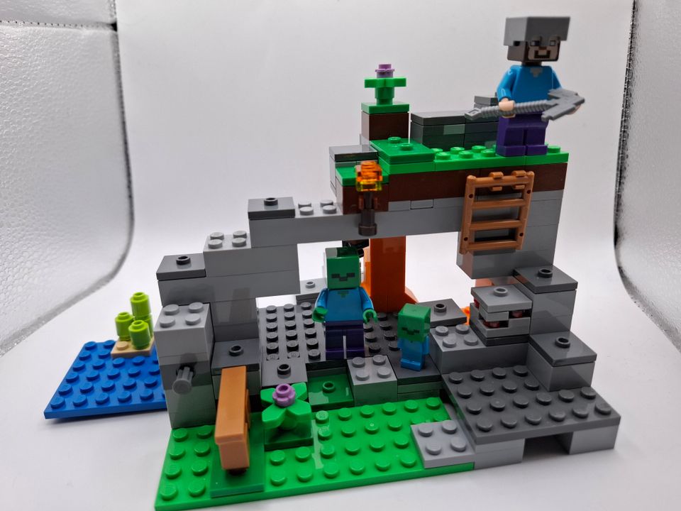 Lego Minecraft 21141 The Zombie Cave